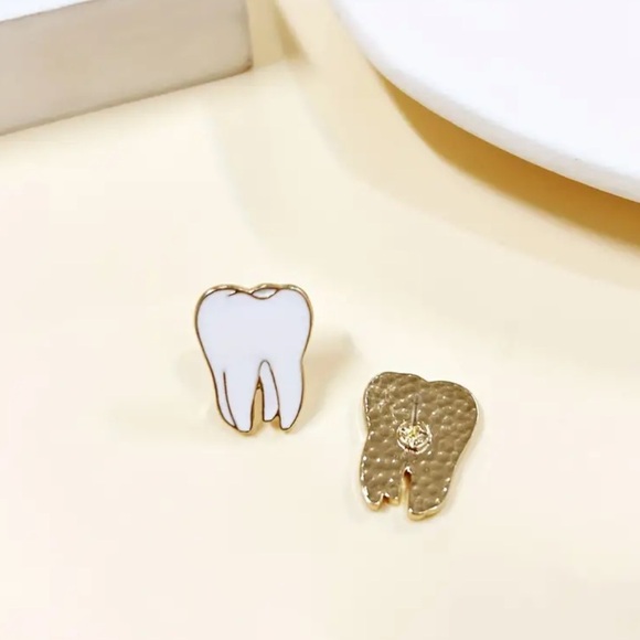 Novelty Enamel Tooth Earrings - Picture 2 of 2